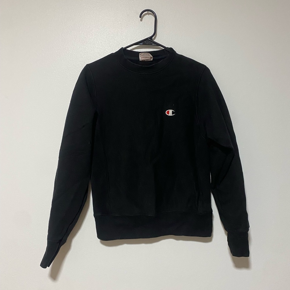 Women’s black Champion crew neck XS